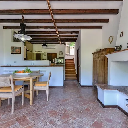 Vakantiehuis Pareti House