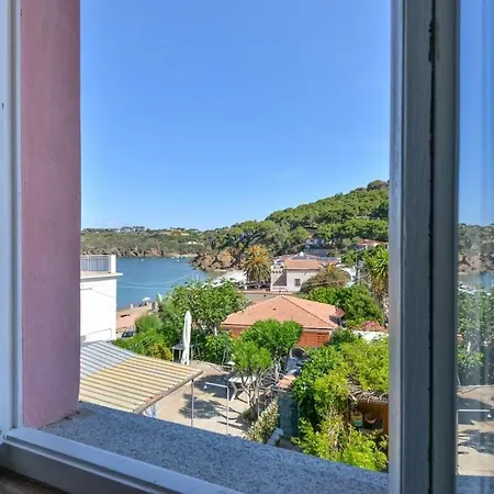 Vakantiehuis Pareti House