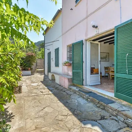 Pareti House Trappola (Livorno)